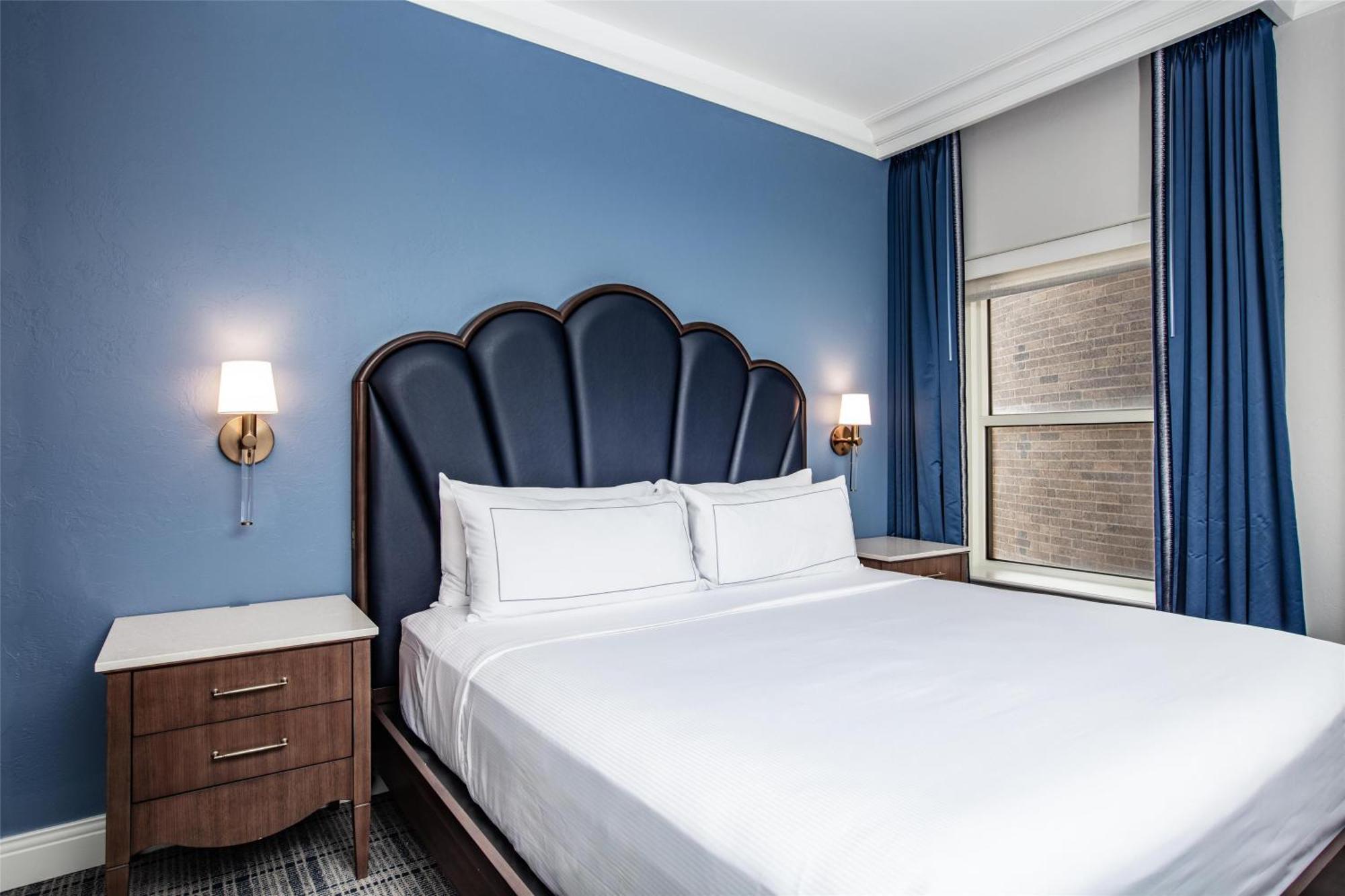 The Skirvin Hilton 4*