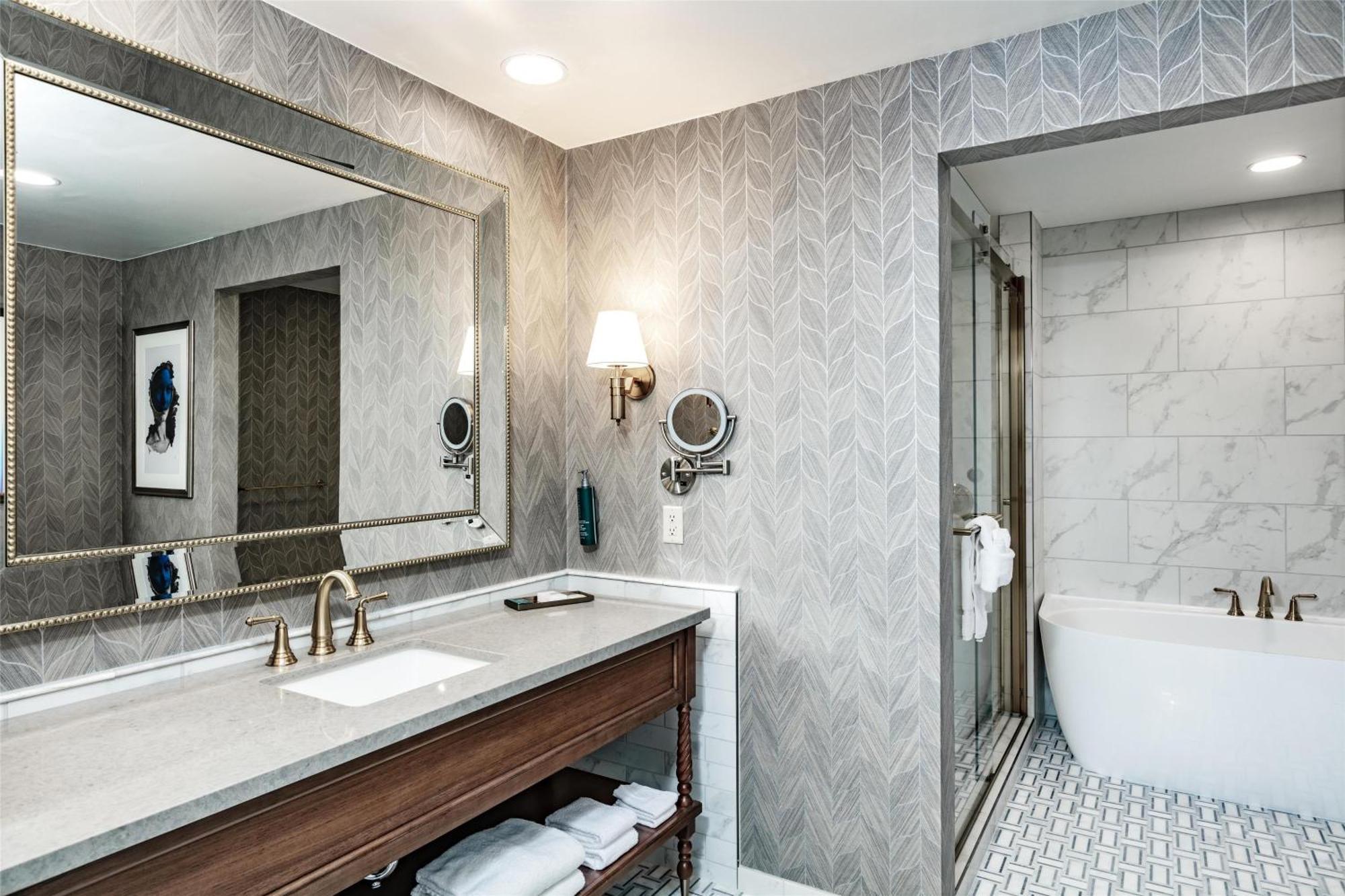 The Skirvin Hilton 4*