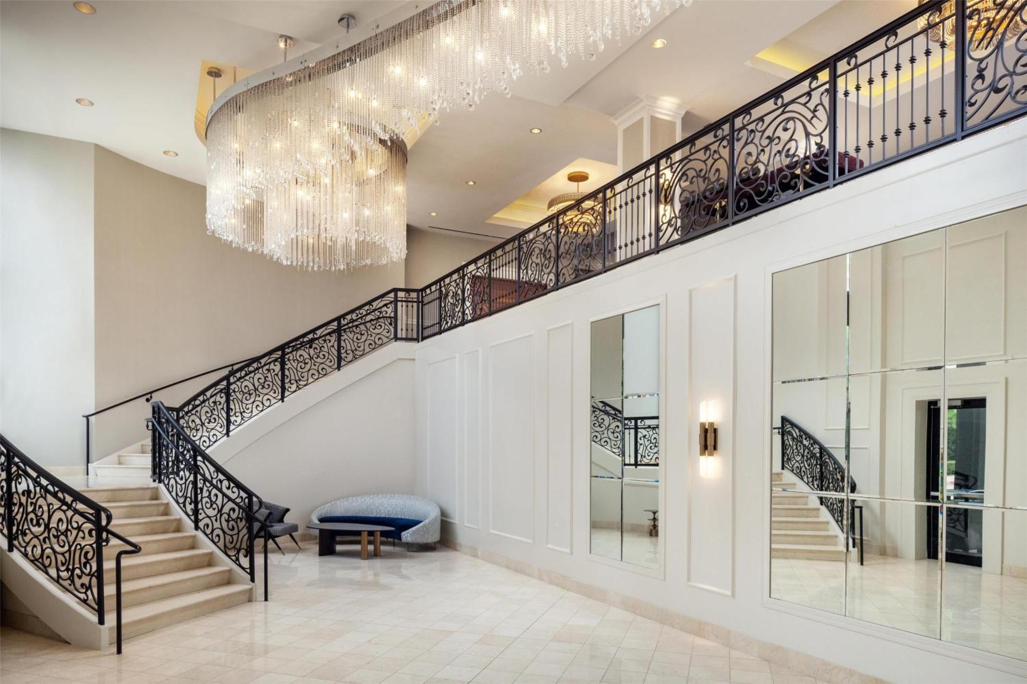 The Skirvin Hilton 4*